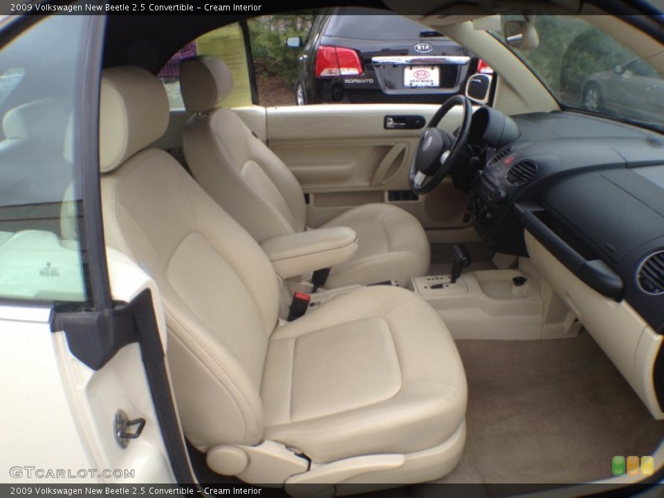 Cream Interior Photo for the 2009 Volkswagen New Beetle 2.5 Convertible #64406801