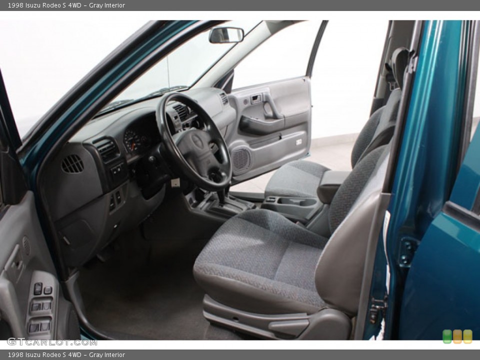 Gray Interior Photo for the 1998 Isuzu Rodeo S 4WD #64442223