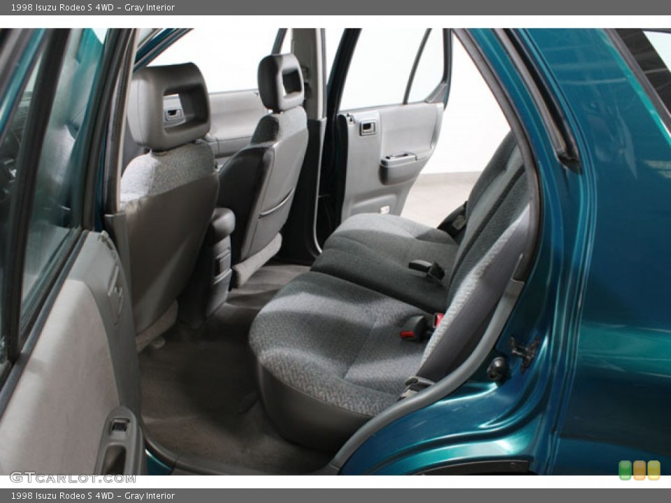 Gray Interior Photo for the 1998 Isuzu Rodeo S 4WD #64442238