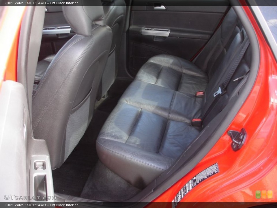 Off Black Interior Photo for the 2005 Volvo S40 T5 AWD #64442603