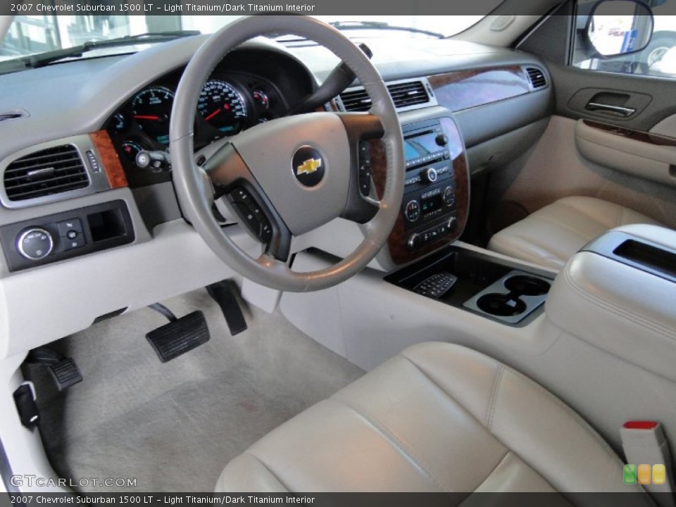 Light Titanium/Dark Titanium Interior Photo for the 2007 Chevrolet Suburban 1500 LT #64469547