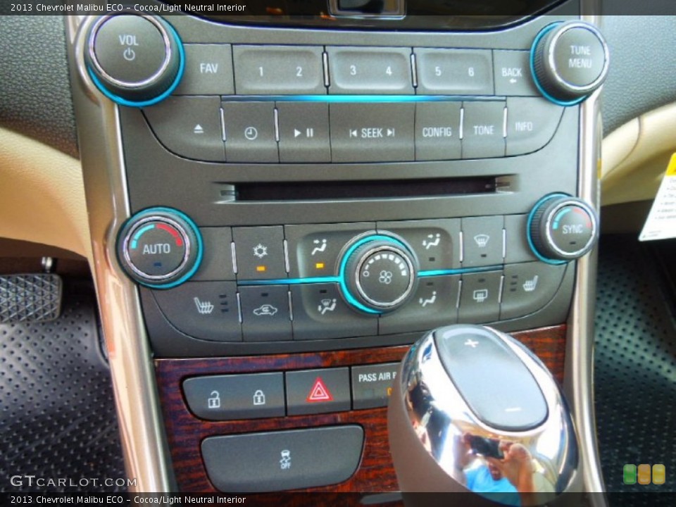 Cocoa/Light Neutral Interior Controls for the 2013 Chevrolet Malibu ECO #64546848