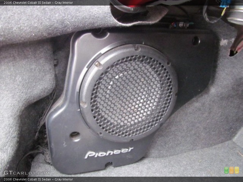 Gray Interior Audio System for the 2006 Chevrolet Cobalt SS Sedan #64579708