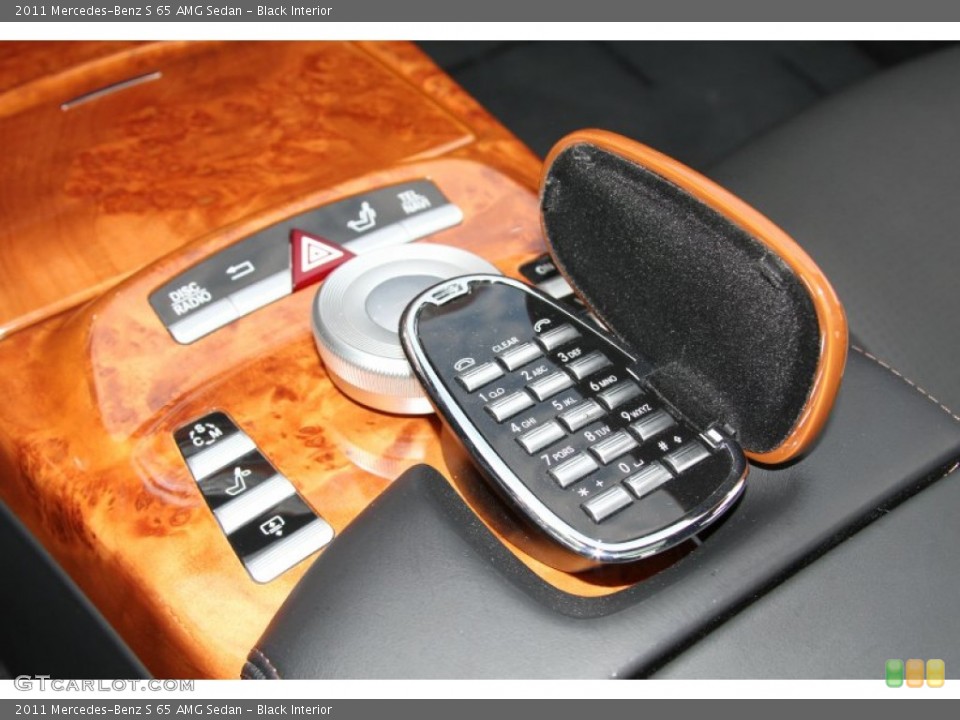 Black Interior Controls for the 2011 Mercedes-Benz S 65 AMG Sedan #64597839