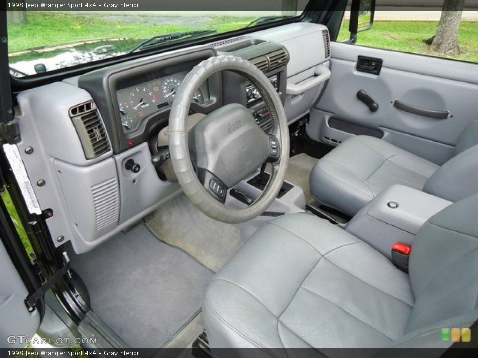 Gray Interior Photo for the 1998 Jeep Wrangler Sport 4x4 #64606296