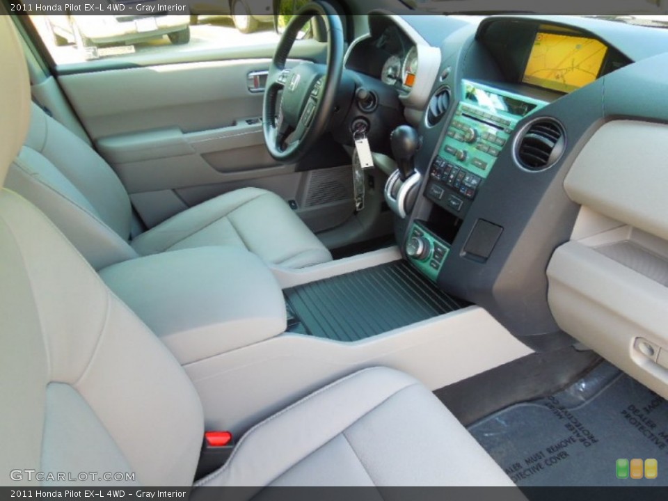 Gray Interior Photo for the 2011 Honda Pilot EX-L 4WD #64609092