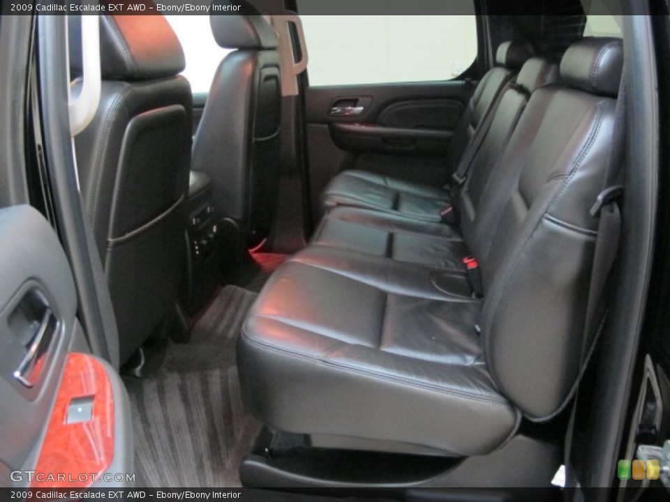 Ebony/Ebony Interior Photo for the 2009 Cadillac Escalade EXT AWD #64651183