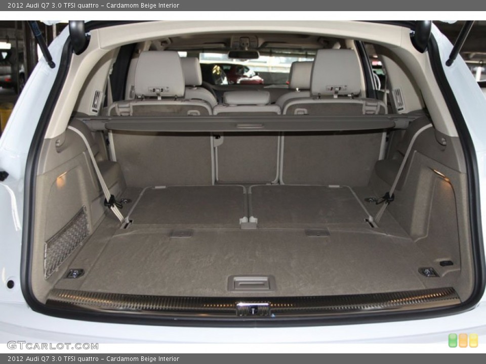 Cardamom Beige Interior Trunk for the 2012 Audi Q7 3.0 TFSI quattro #64698090