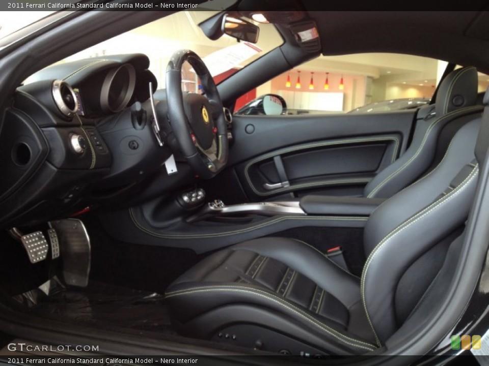 Nero 2011 Ferrari California Interiors