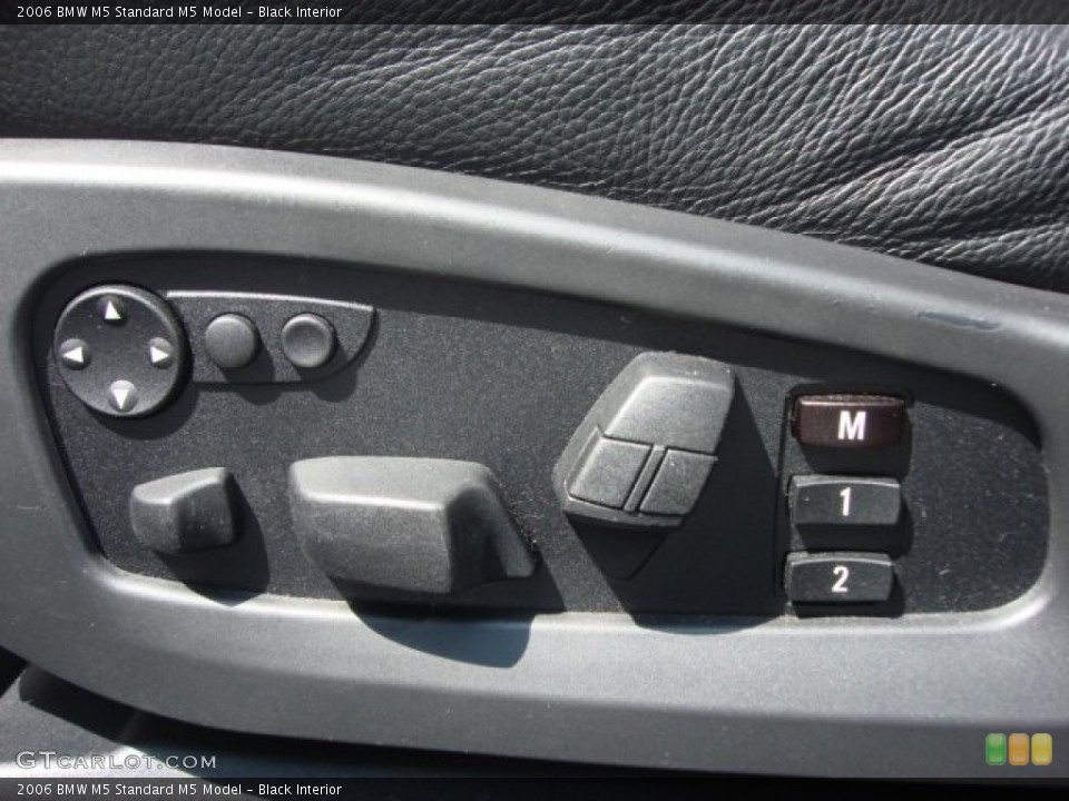 Black Interior Controls for the 2006 BMW M5  #64727337