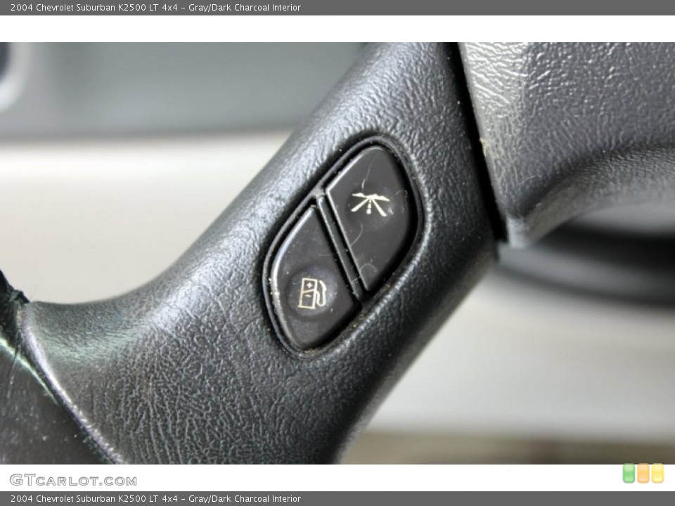 Gray/Dark Charcoal Interior Controls for the 2004 Chevrolet Suburban K2500 LT 4x4 #64788768
