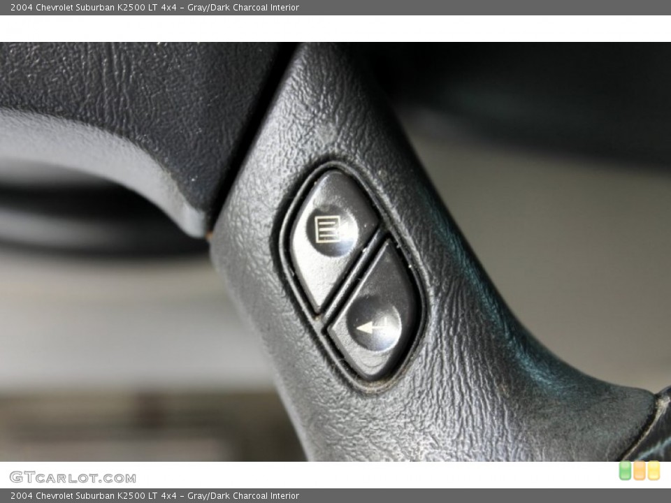 Gray/Dark Charcoal Interior Controls for the 2004 Chevrolet Suburban K2500 LT 4x4 #64788774