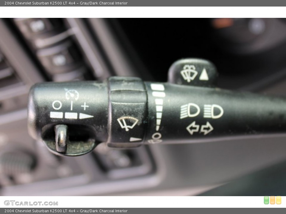 Gray/Dark Charcoal Interior Controls for the 2004 Chevrolet Suburban K2500 LT 4x4 #64788783