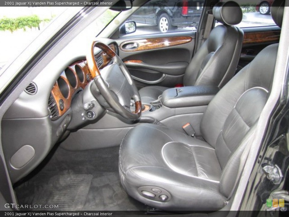 Charcoal Interior Photo for the 2001 Jaguar XJ Vanden Plas Supercharged #64792803