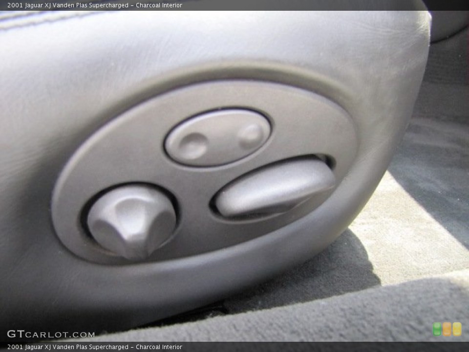 Charcoal Interior Controls for the 2001 Jaguar XJ Vanden Plas Supercharged #64793061