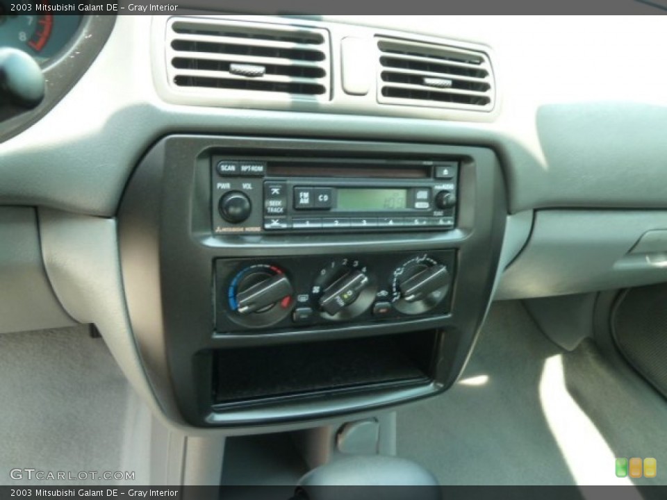 Gray Interior Controls for the 2003 Mitsubishi Galant DE #64795932