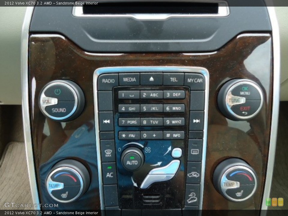 Sandstone Beige Interior Controls for the 2012 Volvo XC70 3.2 AWD #64816256