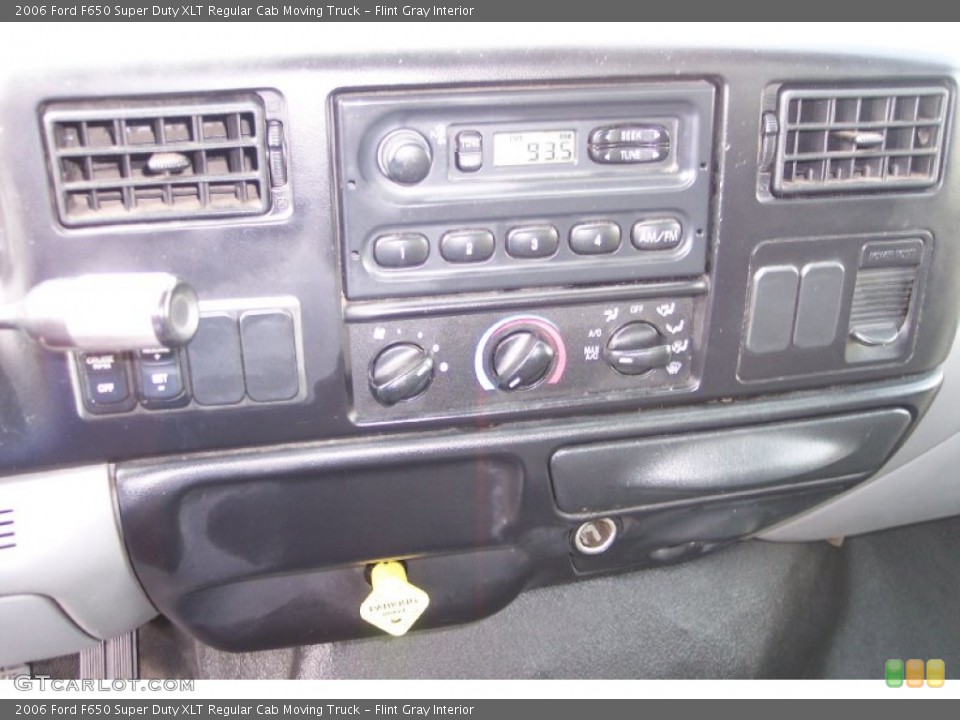 Flint Gray Interior Controls for the 2006 Ford F650 Super Duty XLT Regular Cab Moving Truck #64830133