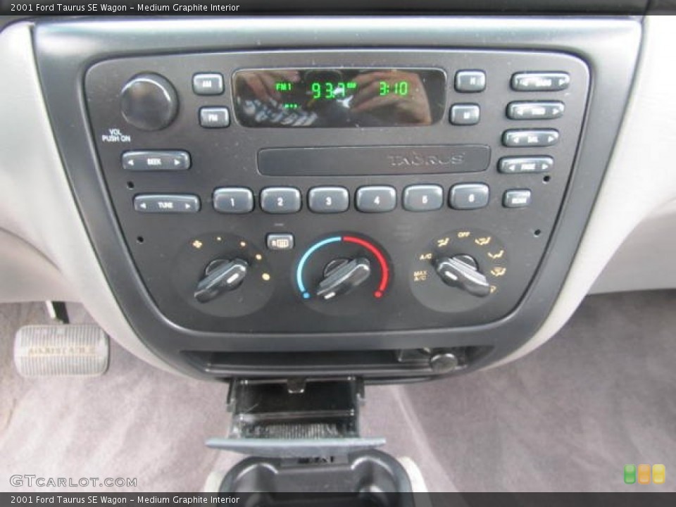 Medium Graphite Interior Controls for the 2001 Ford Taurus SE Wagon #64830583