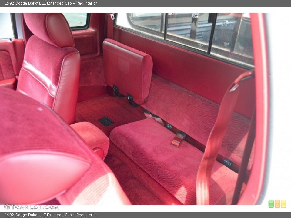 Red Interior Photo for the 1992 Dodge Dakota LE Extended Cab #64894061