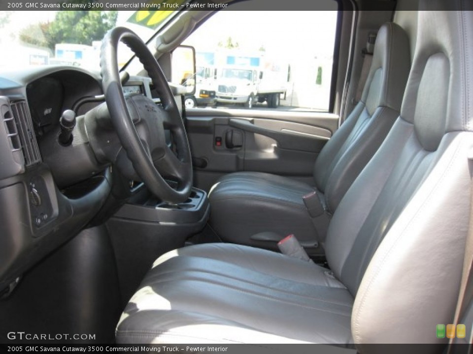 Pewter Interior Photo for the 2005 GMC Savana Cutaway 3500 Commercial Moving Truck #64903289