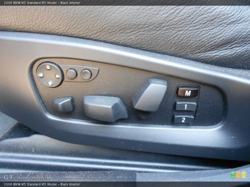 Black Interior Controls for the 2006 BMW M5  #64905717