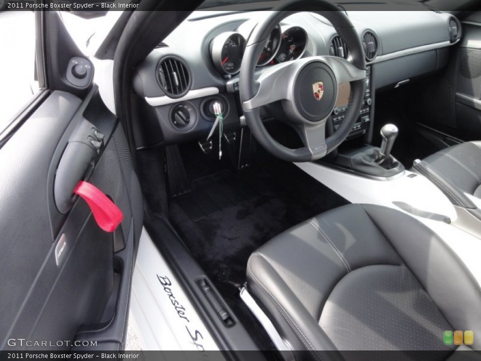 Black Interior Photo for the 2011 Porsche Boxster Spyder #64907897