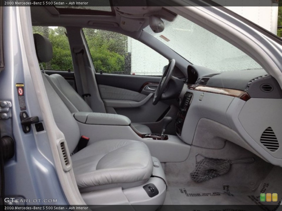 Ash Interior Photo for the 2000 Mercedes-Benz S 500 Sedan #64911635