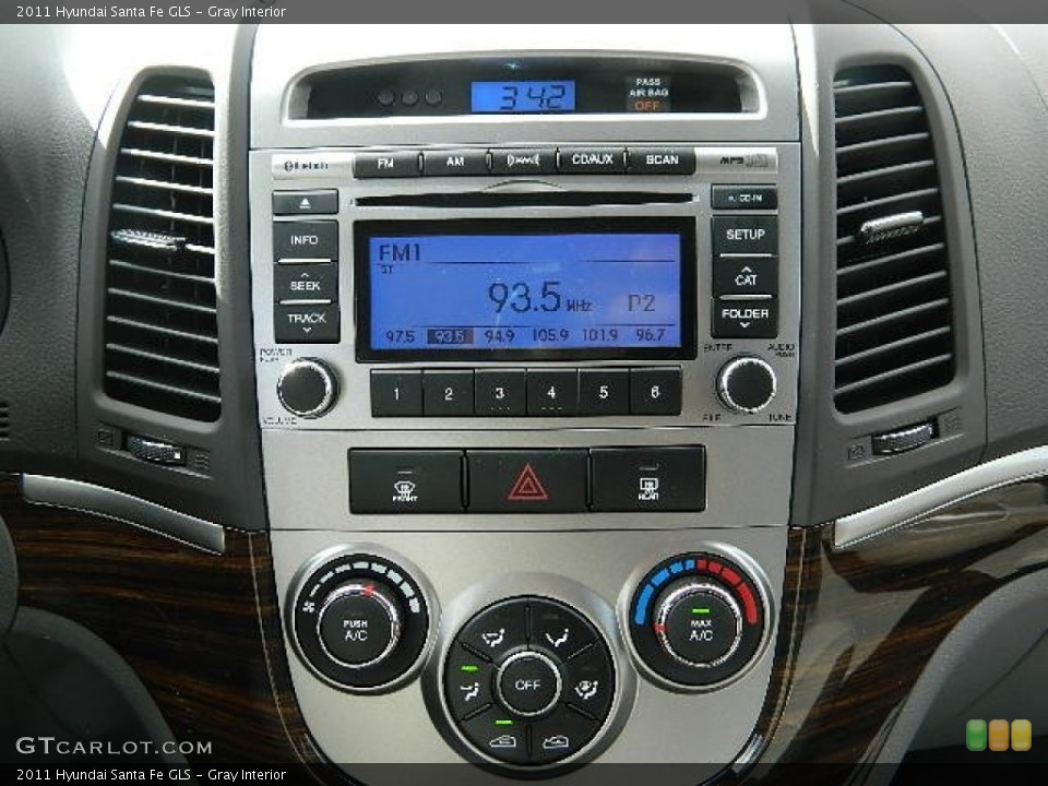 Gray Interior Controls for the 2011 Hyundai Santa Fe GLS #64913751