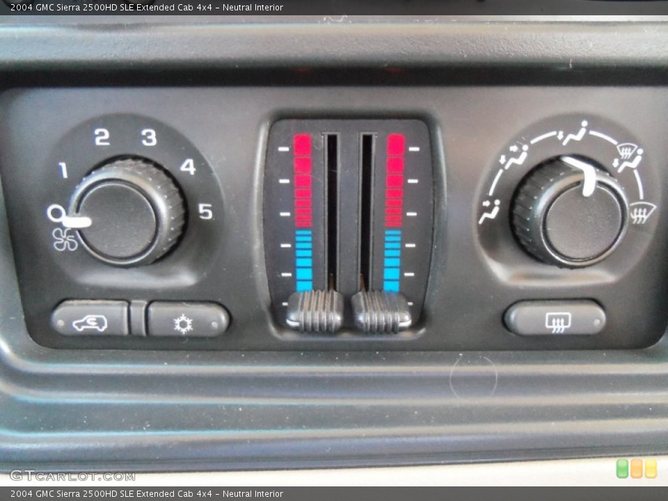 Neutral Interior Controls for the 2004 GMC Sierra 2500HD SLE Extended Cab 4x4 #64945960