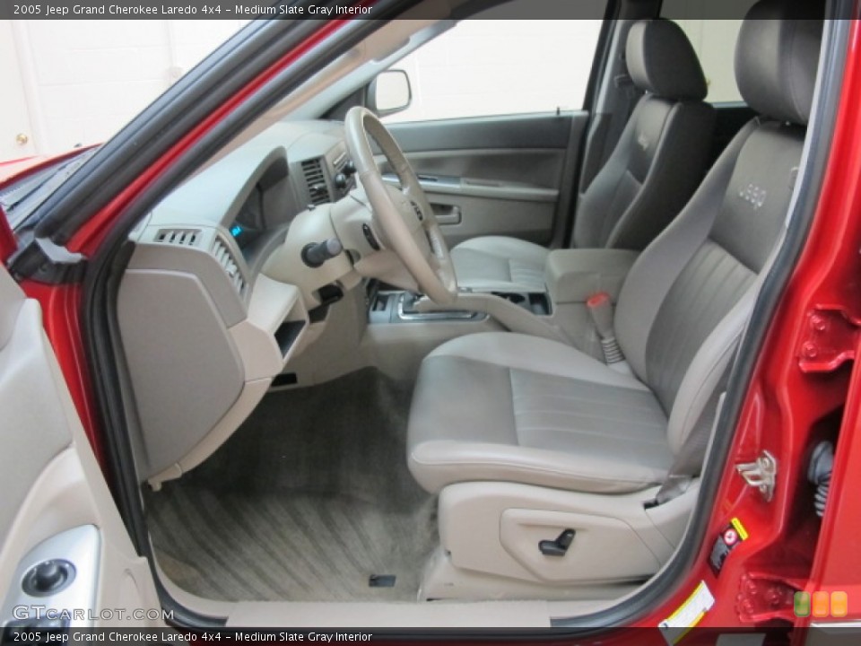 Medium Slate Gray Interior Photo for the 2005 Jeep Grand Cherokee Laredo 4x4 #64960867