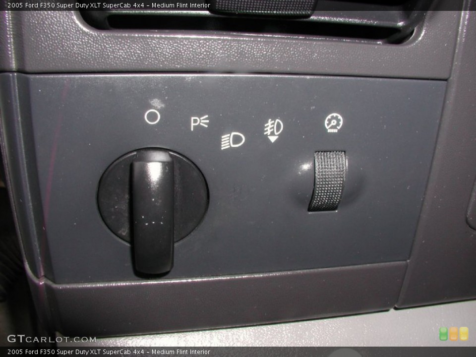 Medium Flint Interior Controls for the 2005 Ford F350 Super Duty XLT SuperCab 4x4 #65010930