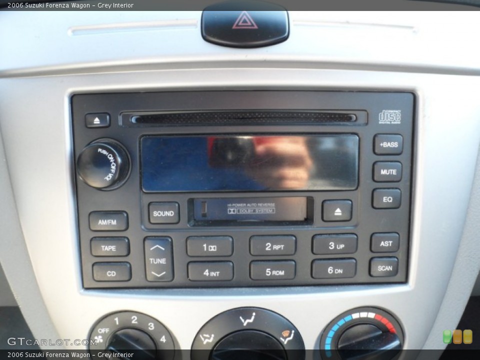 Grey Interior Audio System for the 2006 Suzuki Forenza Wagon #65033175