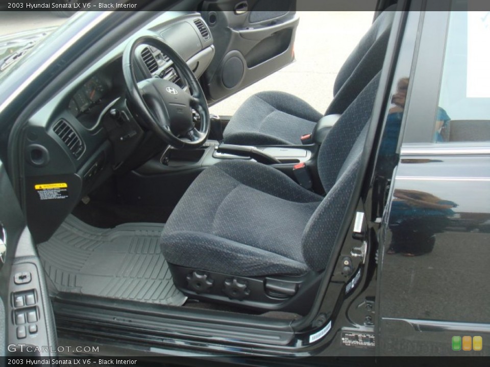 Black Interior Photo for the 2003 Hyundai Sonata LX V6 #65038340