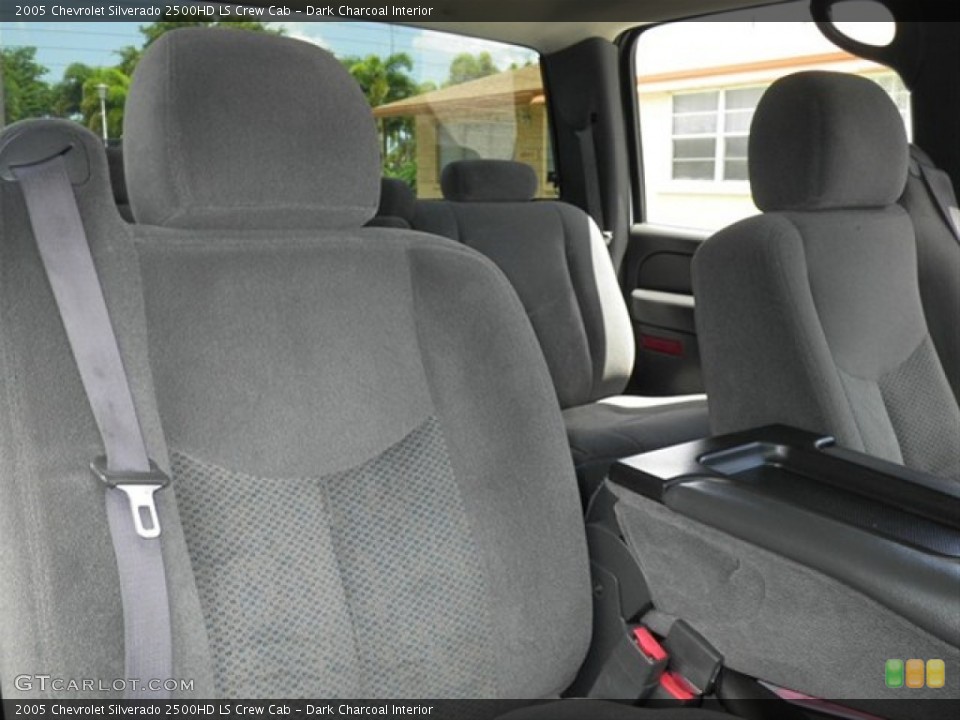 Dark Charcoal Interior Photo for the 2005 Chevrolet Silverado 2500HD LS Crew Cab #65097105