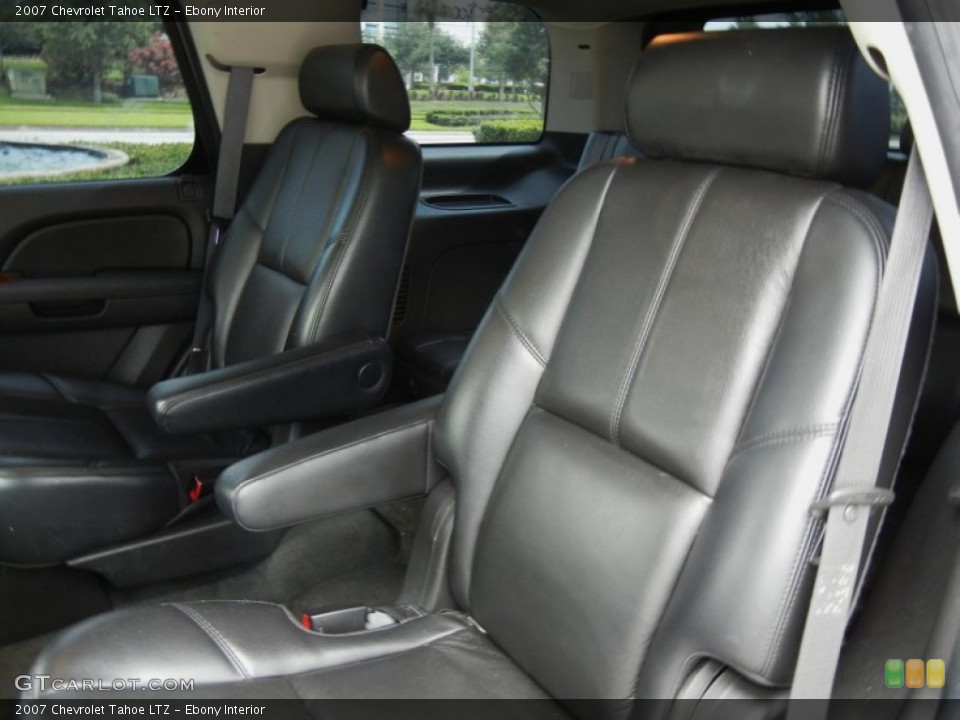 Ebony Interior Photo for the 2007 Chevrolet Tahoe LTZ #65155929