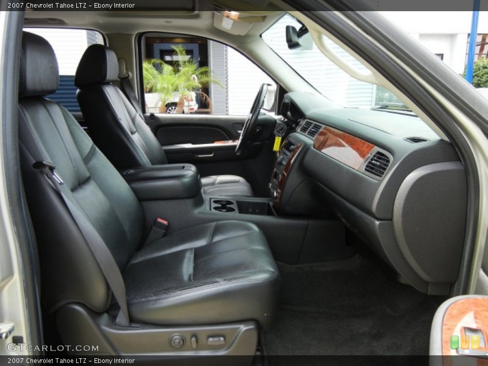 Ebony Interior Photo for the 2007 Chevrolet Tahoe LTZ #65155941