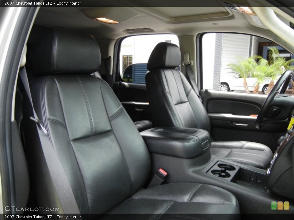 Ebony Interior Photo for the 2007 Chevrolet Tahoe LTZ #65155944