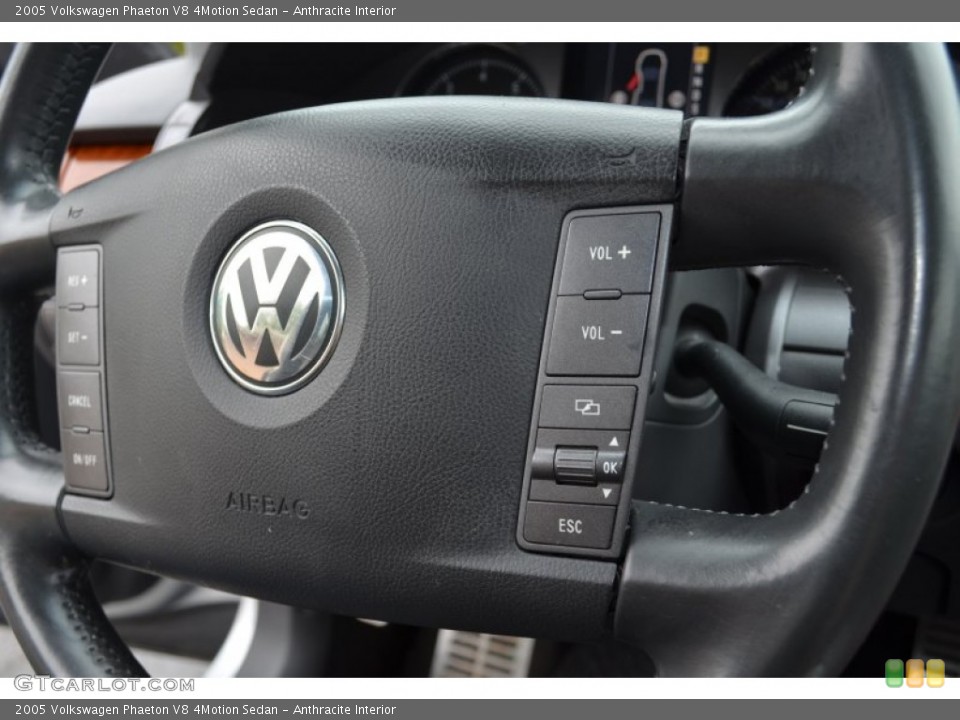 Anthracite Interior Controls for the 2005 Volkswagen Phaeton V8 4Motion Sedan #65177736