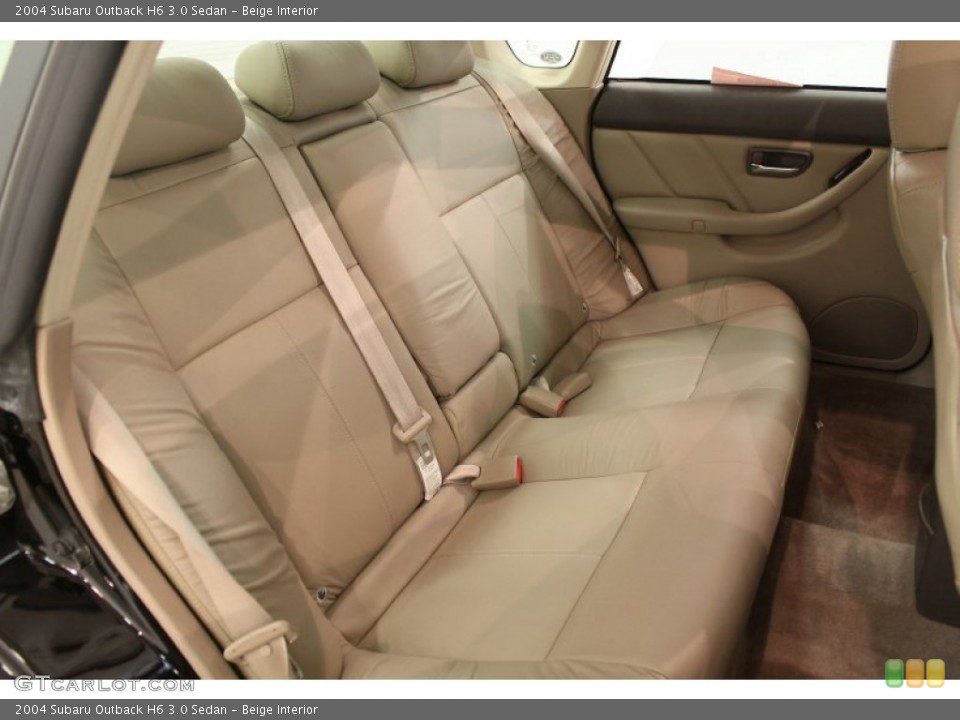 Beige Interior Photo for the 2004 Subaru Outback H6 3.0 Sedan #65223997