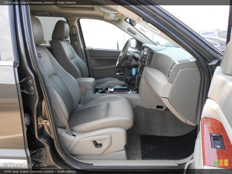 Khaki Interior Photo for the 2006 Jeep Grand Cherokee Limited #65247521
