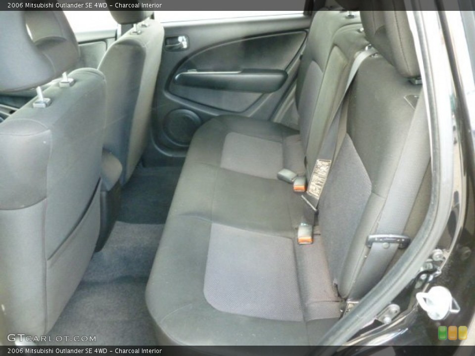 Charcoal Interior Photo for the 2006 Mitsubishi Outlander SE 4WD #65274407