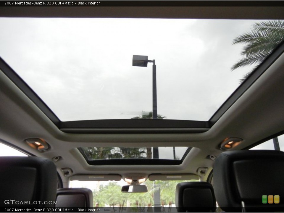Black Interior Sunroof for the 2007 Mercedes-Benz R 320 CDI 4Matic #65292668