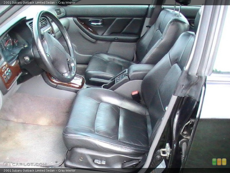 Gray Interior Photo for the 2001 Subaru Outback Limited Sedan #65330003