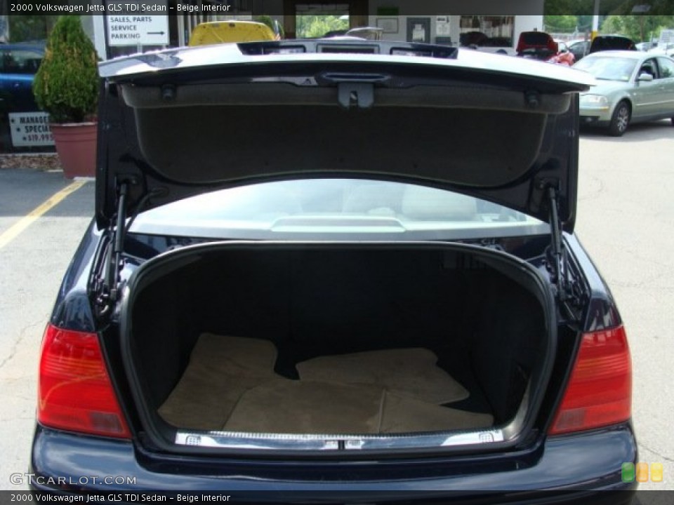 Beige Interior Trunk for the 2000 Volkswagen Jetta GLS TDI Sedan #65336190
