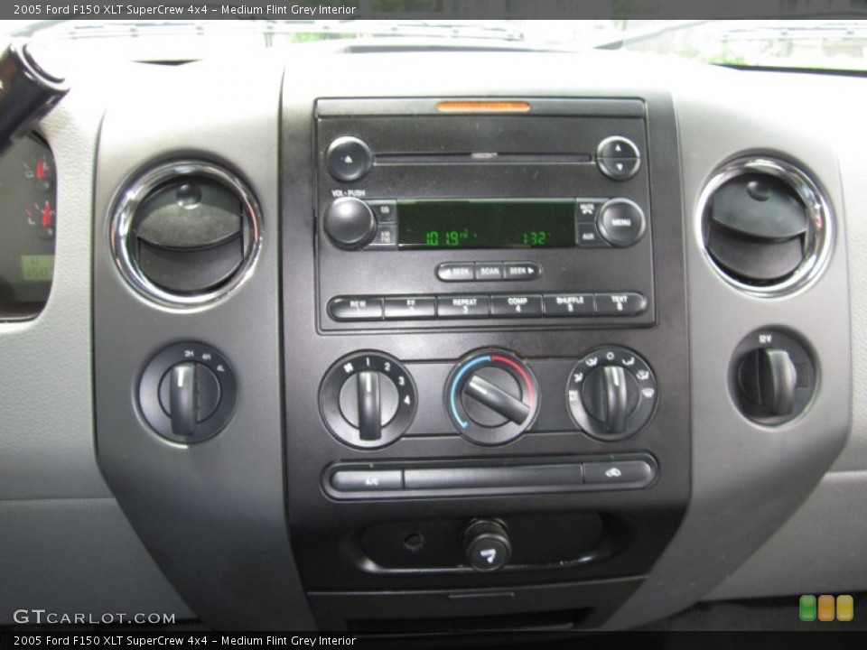 Medium Flint Grey Interior Controls for the 2005 Ford F150 XLT SuperCrew 4x4 #65339178
