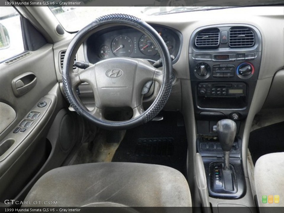 Gray 1999 Hyundai Sonata Interiors