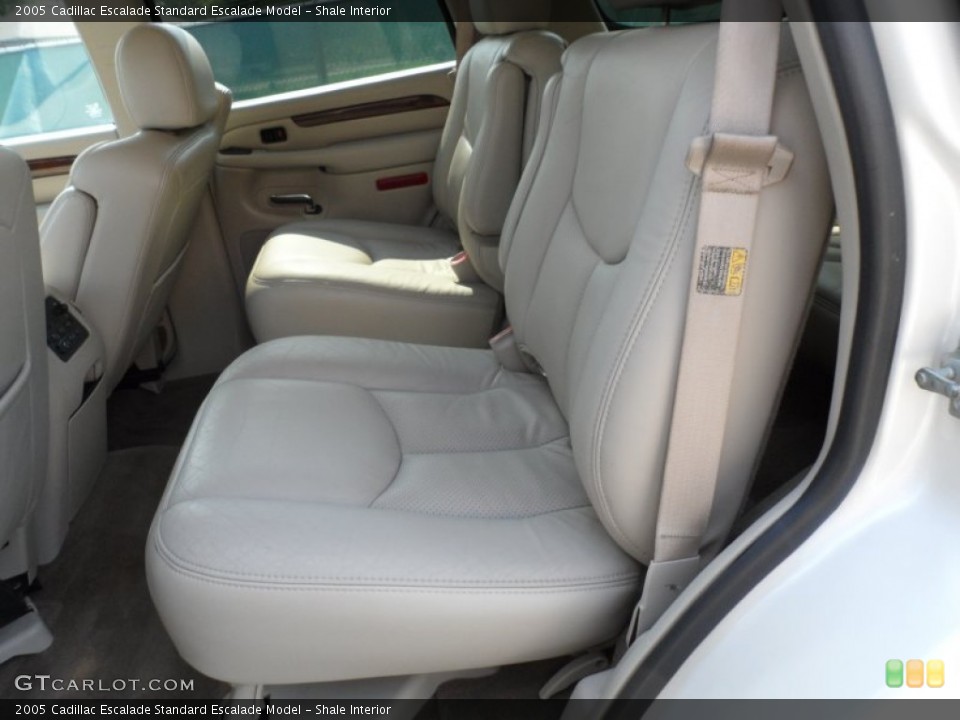 Shale Interior Photo for the 2005 Cadillac Escalade  #65398617