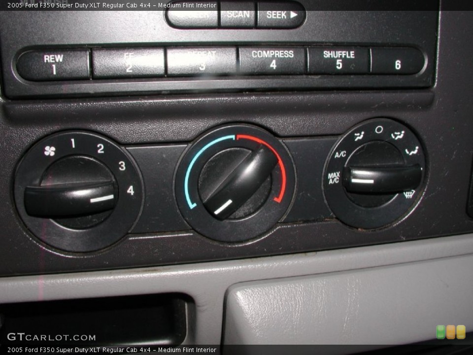 Medium Flint Interior Controls for the 2005 Ford F350 Super Duty XLT Regular Cab 4x4 #65420061