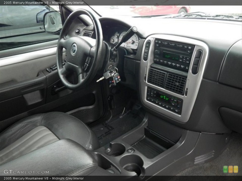 Midnight Grey Interior Photo for the 2005 Mercury Mountaineer V8 #65422824